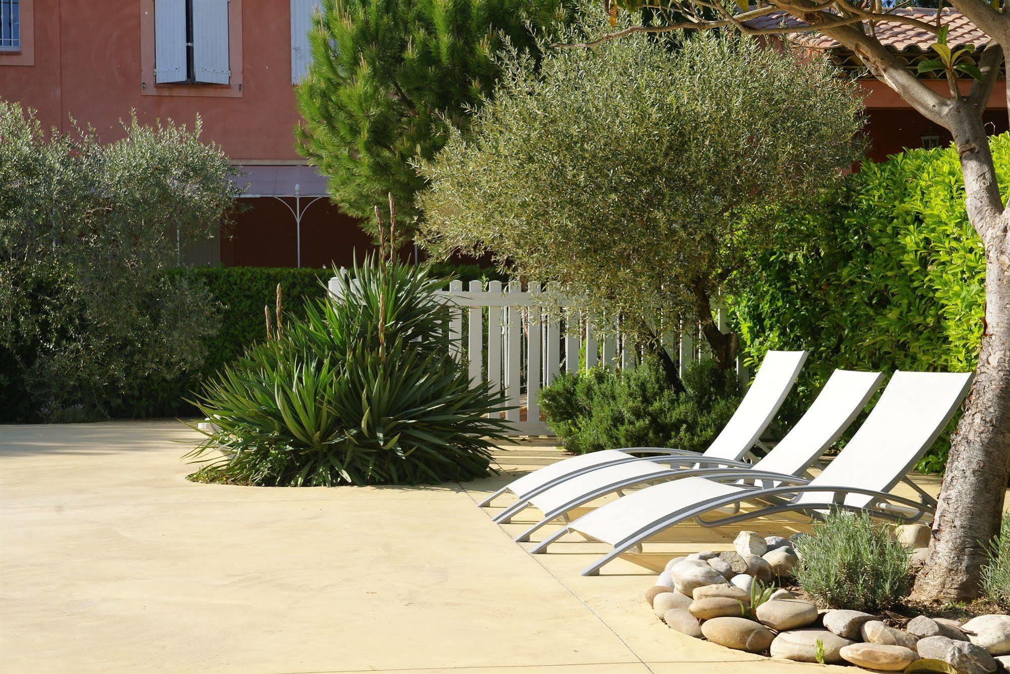Logis Hotel & Restaurant L'Etape Bouc Bel Air - Gardanne Exterior photo